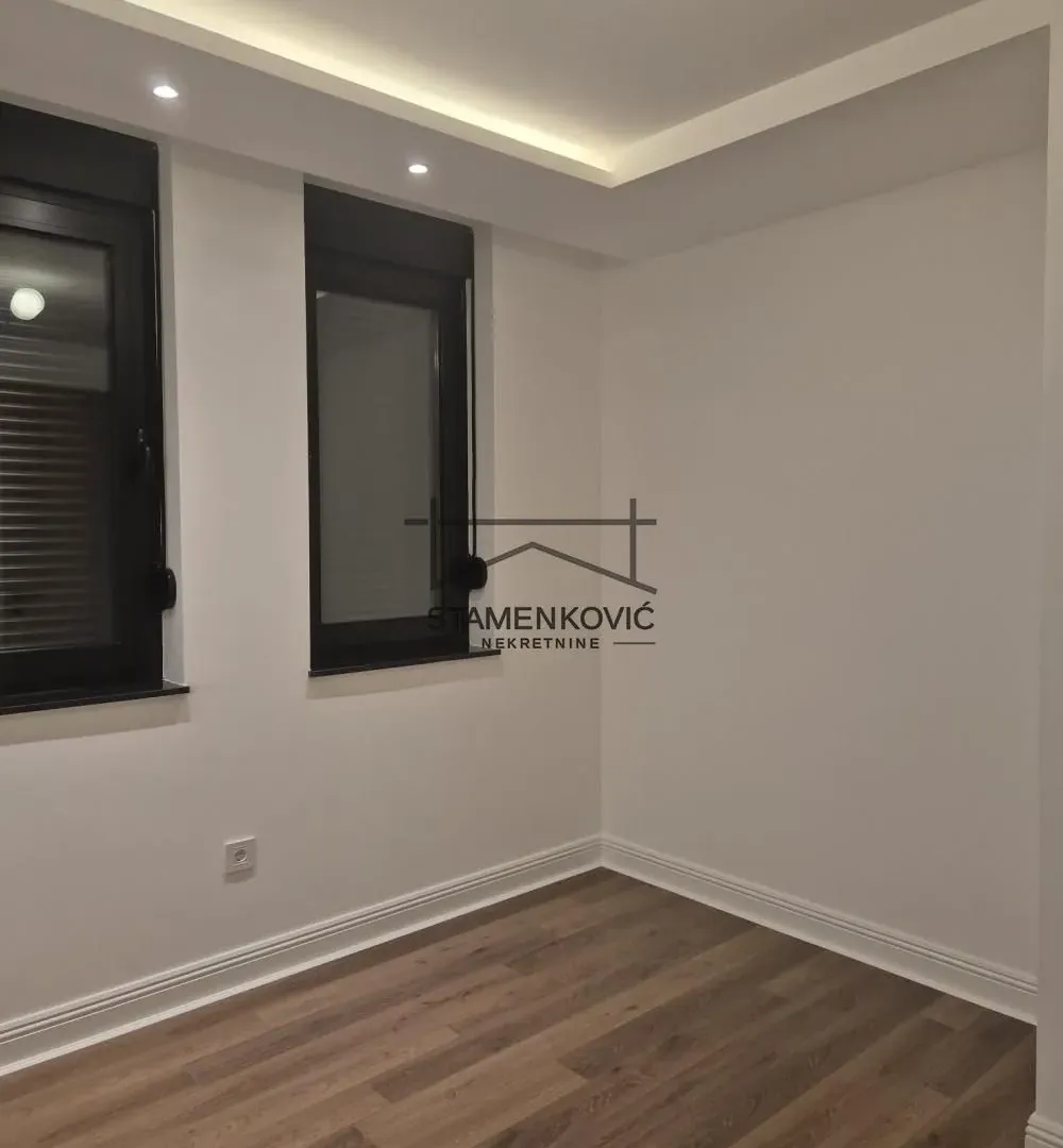 Izdavanje, četvorosoban stan, 95m², Adamovićevo Naselje, Novi Sad Sve Podlokacije