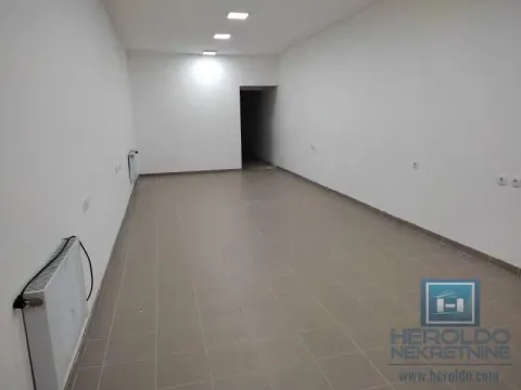 Prodaja, poslovni prostor, 163m², Jagodina, Srbija - image 2
