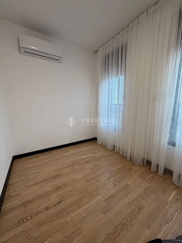 Izdavanje, dvosoban stan, 70m², Gorica C, Podgorica