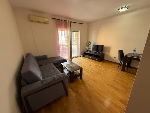 Rent, two bedroom apartment, 75m², City Kvart, Podgorica - image 10
