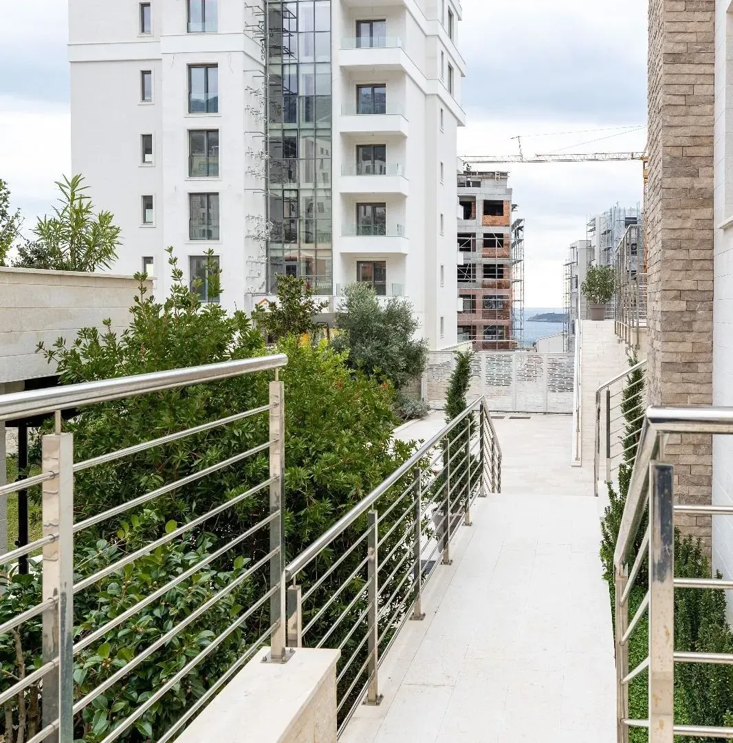 Sale, house, 400m², Bečići, Budva