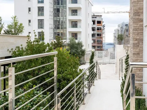 Sale, house, 400m², Bečići, Budva - image 10