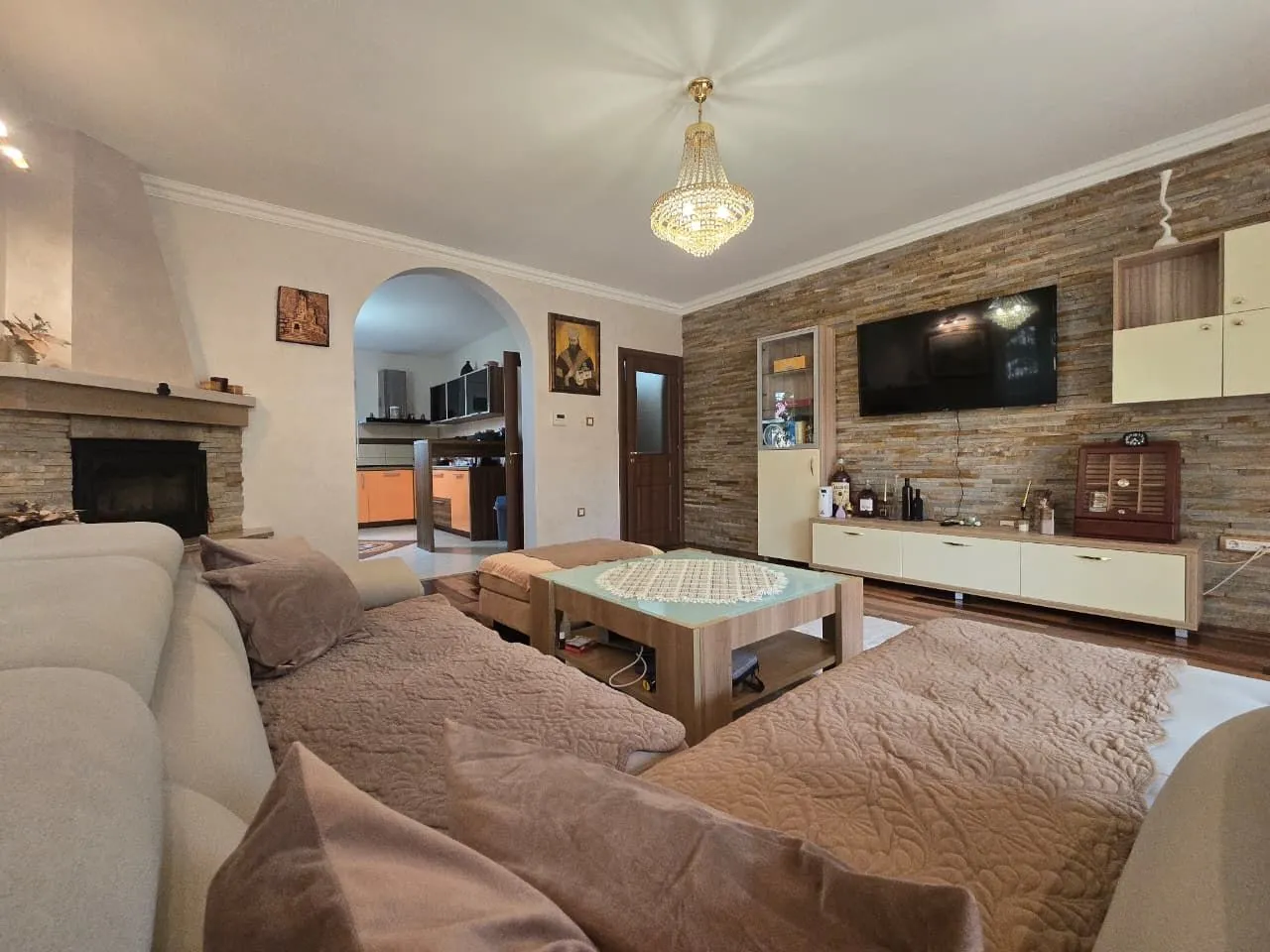 Rent, house, 184m², Velje Brdo, Podgorica