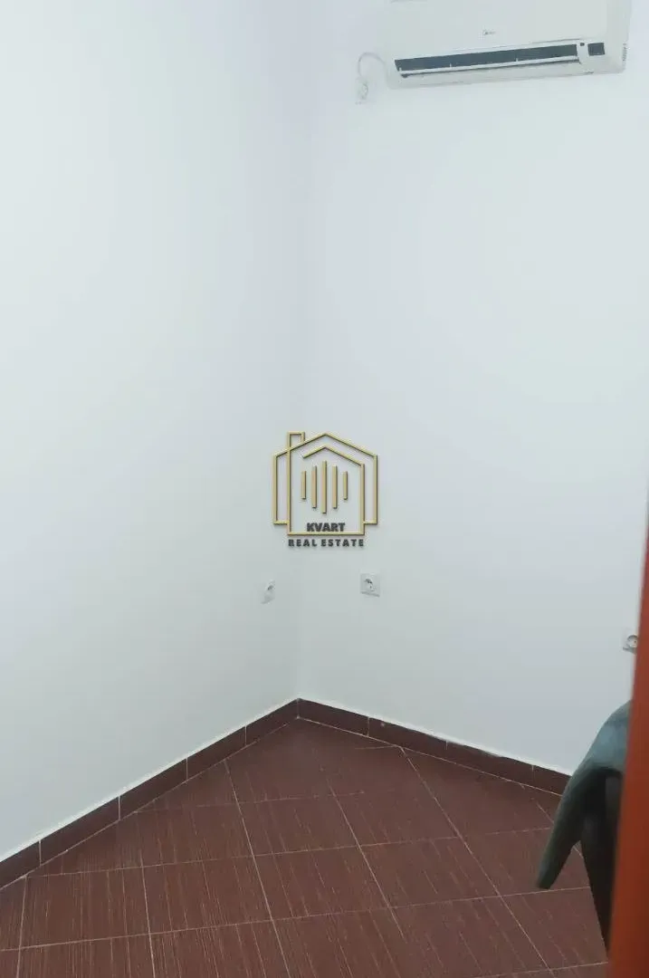 Izdavanje, jednosoban stan, 30m², Pobrežje, Podgorica