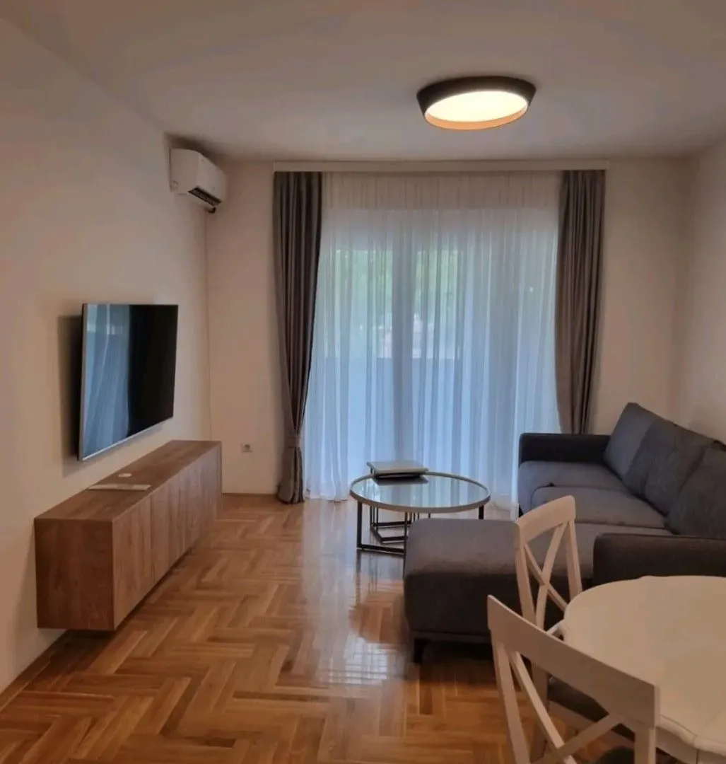 Rent, one bedroom apartment, 48m², Stari Aerodrom, Podgorica
