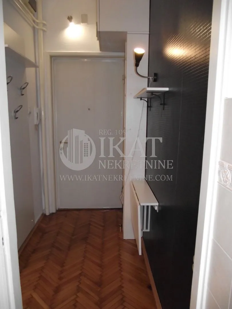 Izdavanje, stan, 25m², Stari Grad, Beograd