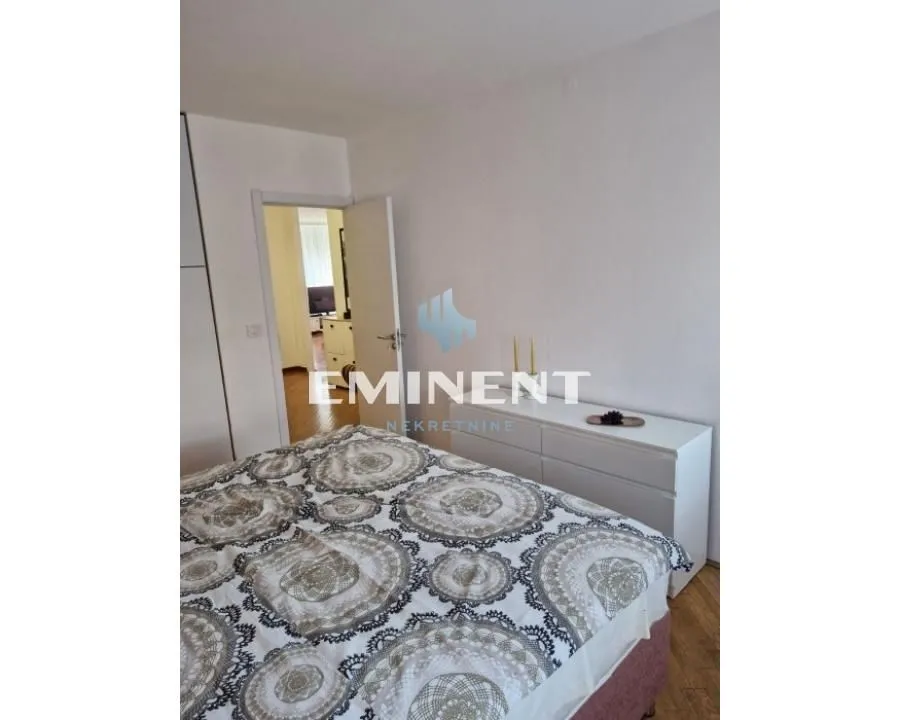 Rent, four bedroom apartment, 104m², Vračar Hram, Vračar Sve Podlokacije