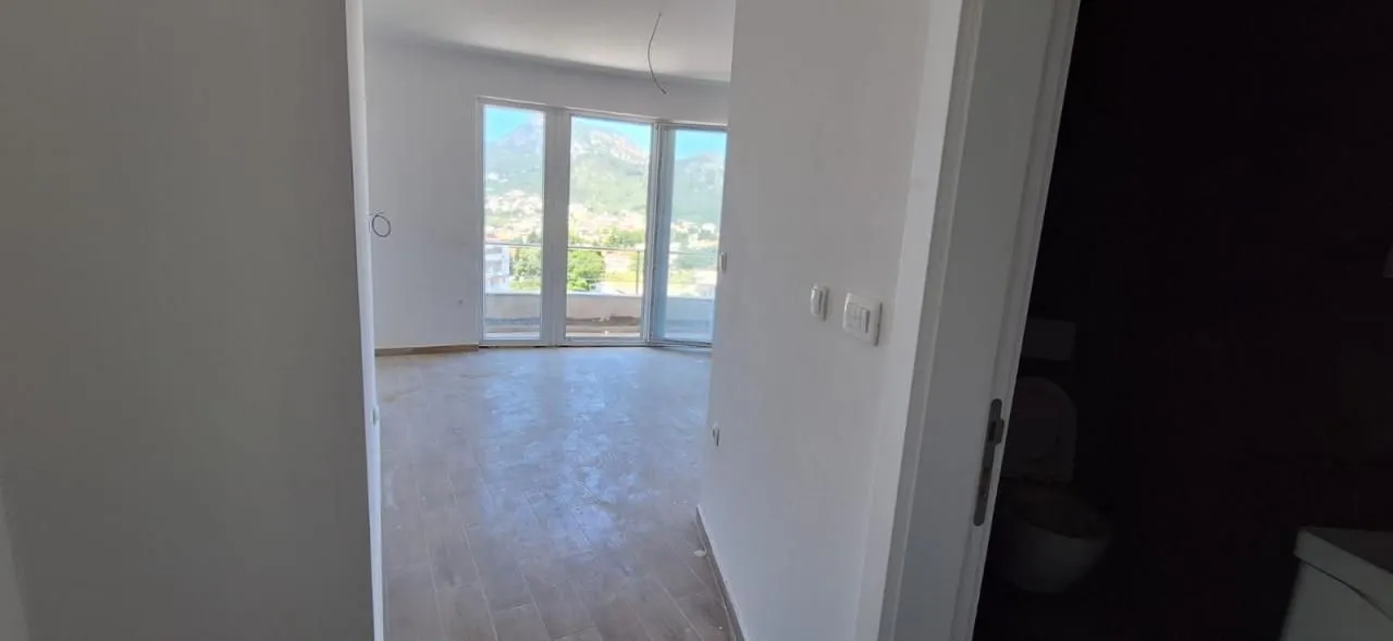 Prodaja, dvosoban stan, 63m², Sutomore, Bar