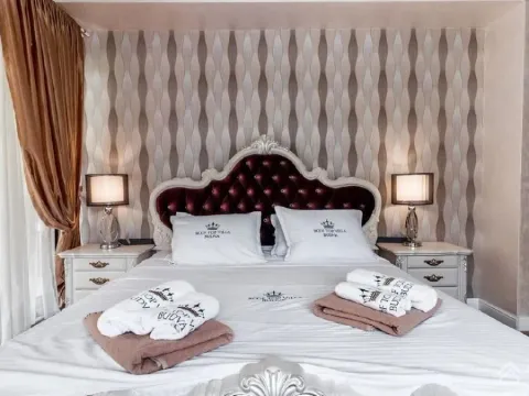 Prodaja, trosoban stan, 400m², Centar, Budva - image 9