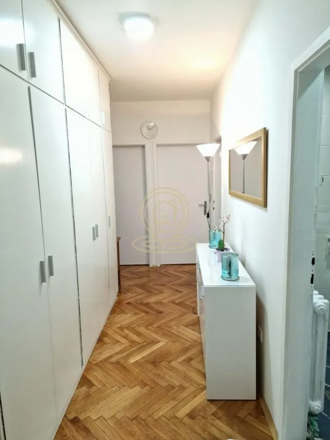 Rent, three bedroom apartment, 75m², Vračar Sve Podlokacije, Beograd