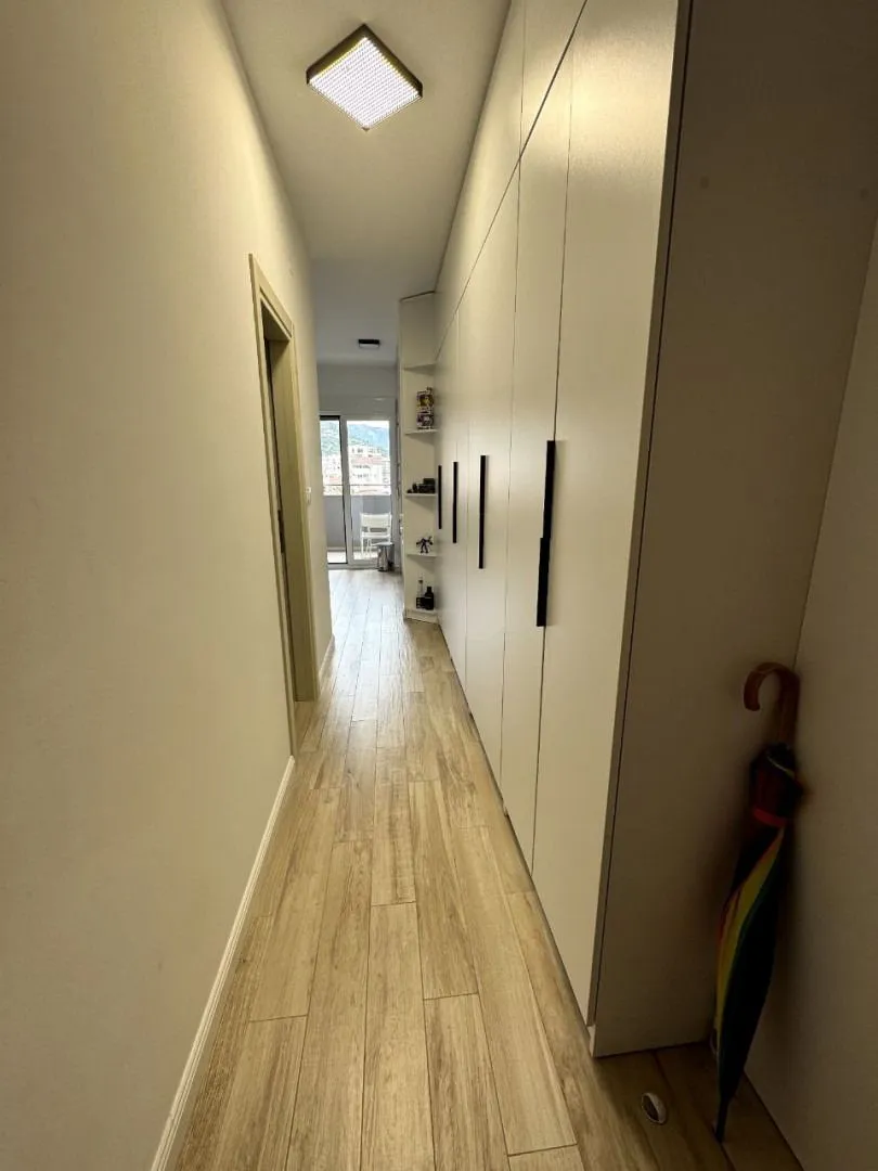 Izdavanje, jednosoban stan, 47m², Budva, Crna Gora