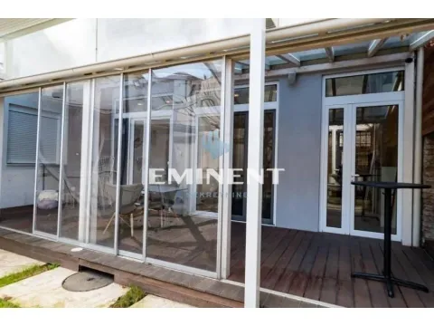 Prodaja, kuća, 304m², Zemun Centar, Zemun Sve Podlokacije - image 17