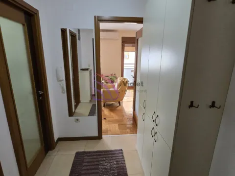 Izdavanje, dvosoban stan, 70m², Stari Aerodrom, Podgorica - image 11