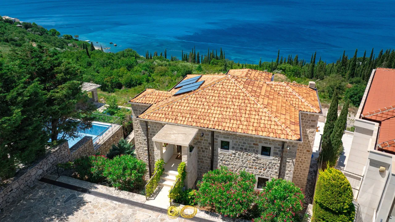 Prodaja, kuća, 374m², Drobni pijesak, Budva