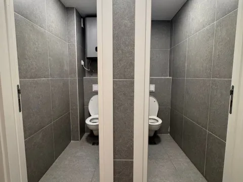 Rent, four bedroom apartment, 200m², Bečići, Budva - image 11