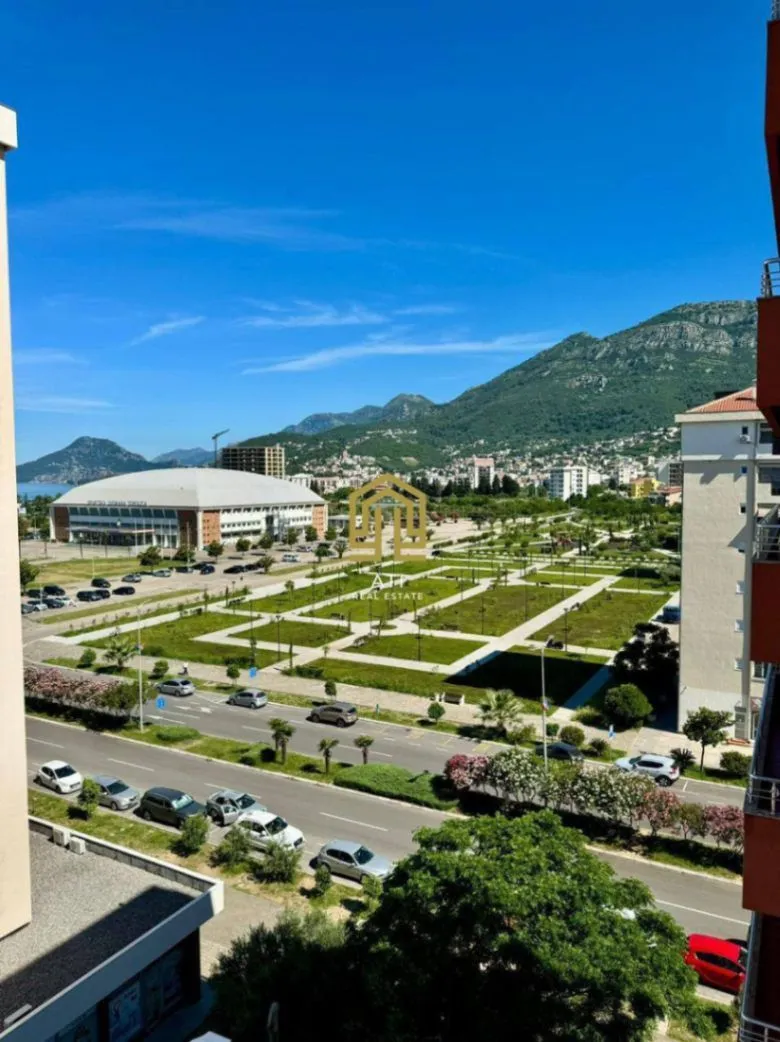 Prodaja, dvosoban stan, 86m², Centar, Bar