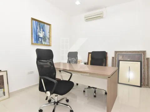 Izdavanje, kuća, 752m², Zelenika, Podgorica - image 19