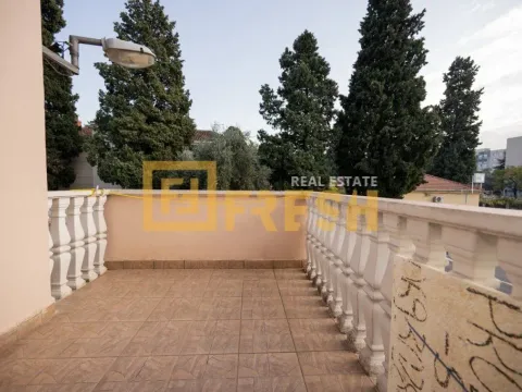 Prodaja, kuća, 140m², Pobrežje, Podgorica - image 19