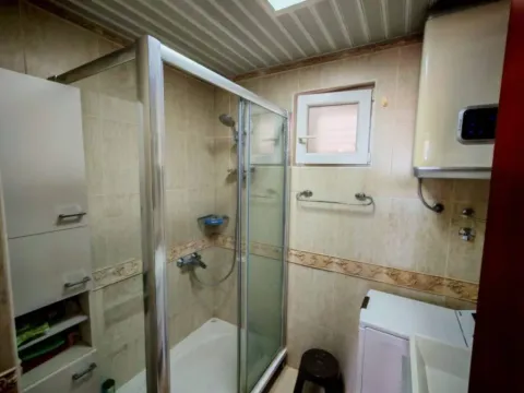 Sale, two bedroom apartment, 85m², Petrovac, Budva - image 9