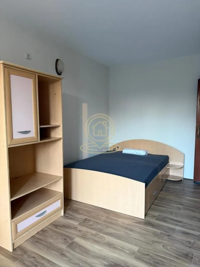 Izdavanje, dvosoban stan, 80m², Mala vaga, Kragujevac
