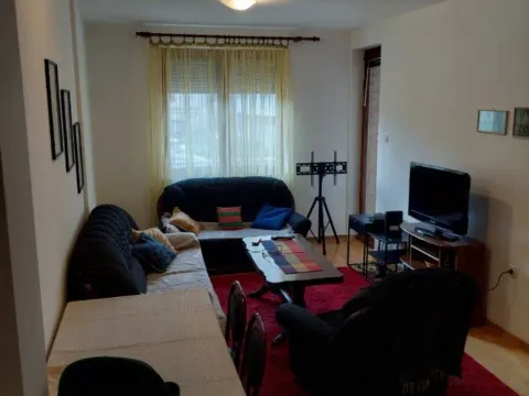 Izdavanje, jednosoban stan, 40m2, Dalmatinska ulica, Podgorica Izdavanje, jednosoban stan, 40m2, Dalmatinska ulica, Podgorica