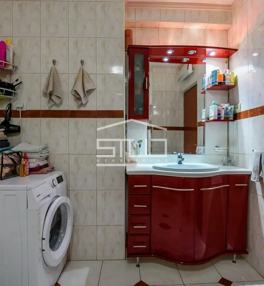 Sale, four bedroom apartment, 105m², Stari Grad, Beograd