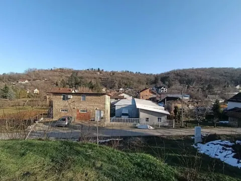 Poslovni prostor in Paragovo