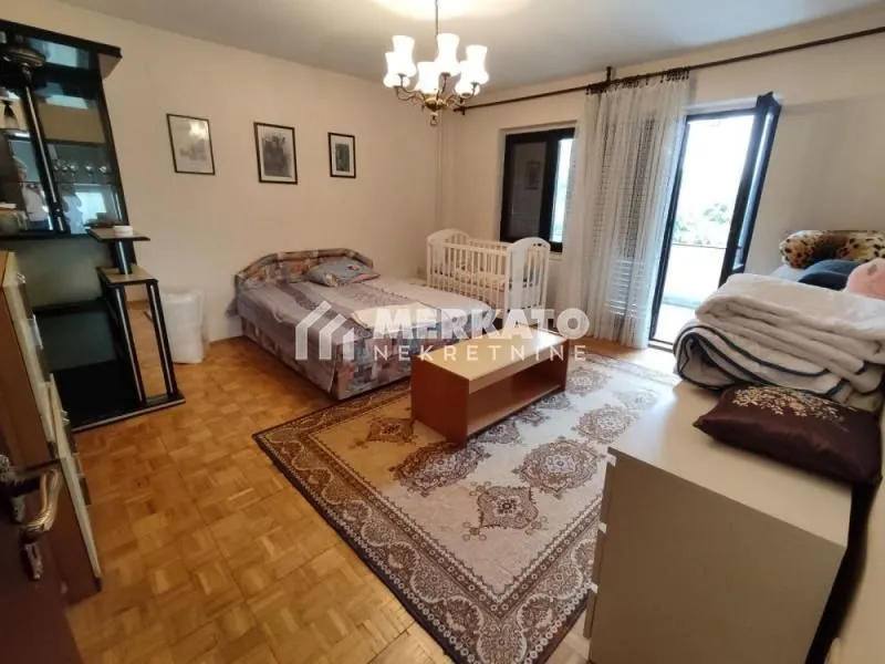 Prodaja, kuća, 390m², Gradnulica, Zrenjanin