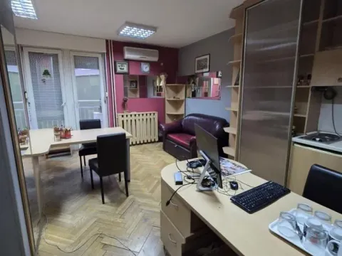 Izdavanje, poslovni prostor, 28m², Bulevar Oslobodjenja, Novi Sad Sve Podlokacije - image 5