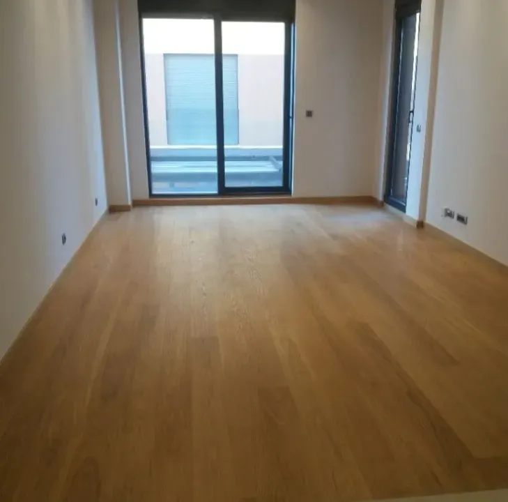 Izdavanje, poslovni prostor, 52m², Preko Morače, Podgorica