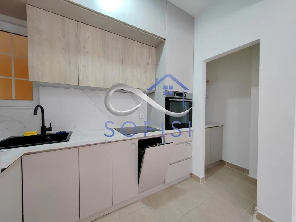 Izdavanje, trosoban stan, 70m², Centar, Novi Sad