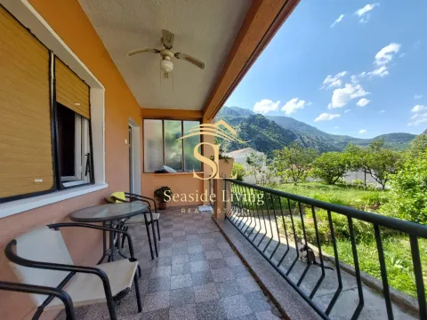Rent, three bedroom apartment, 90m², Centar, Kotor - image 17