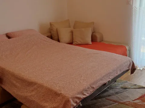 Izdavanje, jednosoban stan, 45m², Blok 9, Podgorica - image 2