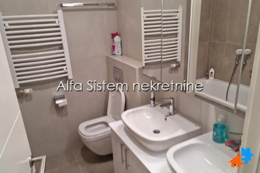Izdavanje, trosoban stan, 62m², Novi Beograd Blok 65, Novi Beograd Sve Podlokacije
