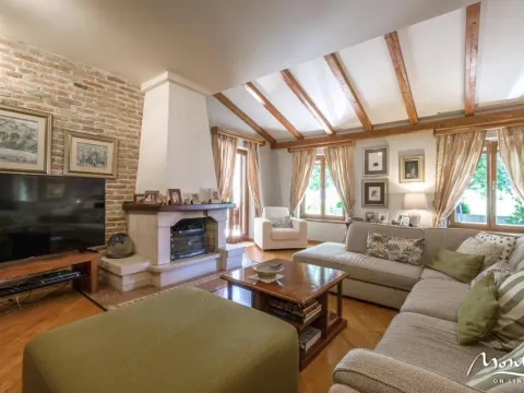 Sale, house, 305m², Orahovac, Kotor - image 25