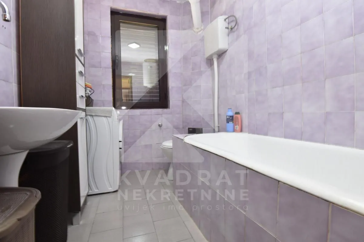 Prodaja, kuća, 260m², Stari Aerodrom, Podgorica