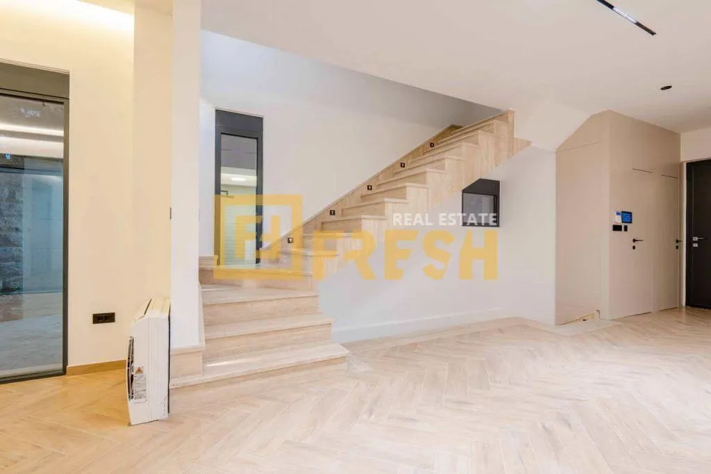 Sale, house, 240m², Budva, Crna Gora