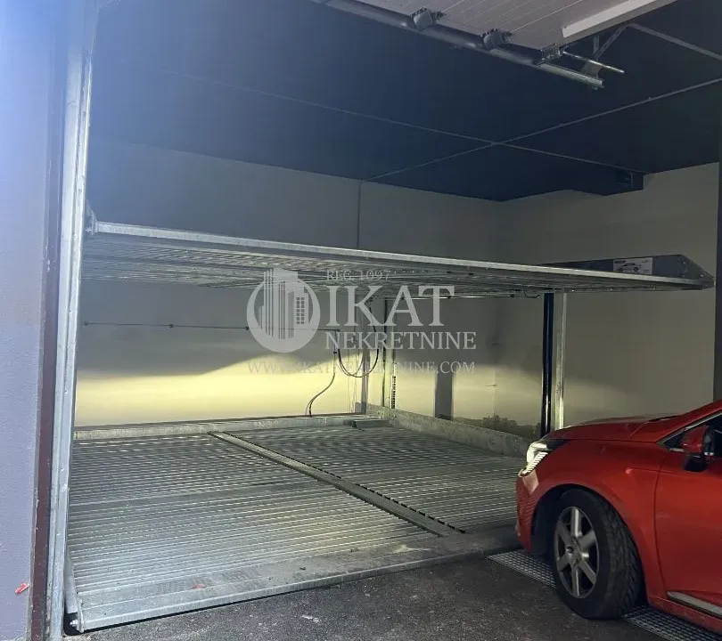 Sale, parking/garage, 12m², Zemun Sve Podlokacije, Beograd