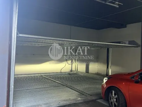 Sale, parking/garage, 12m², Zemun Sve Podlokacije, Beograd
