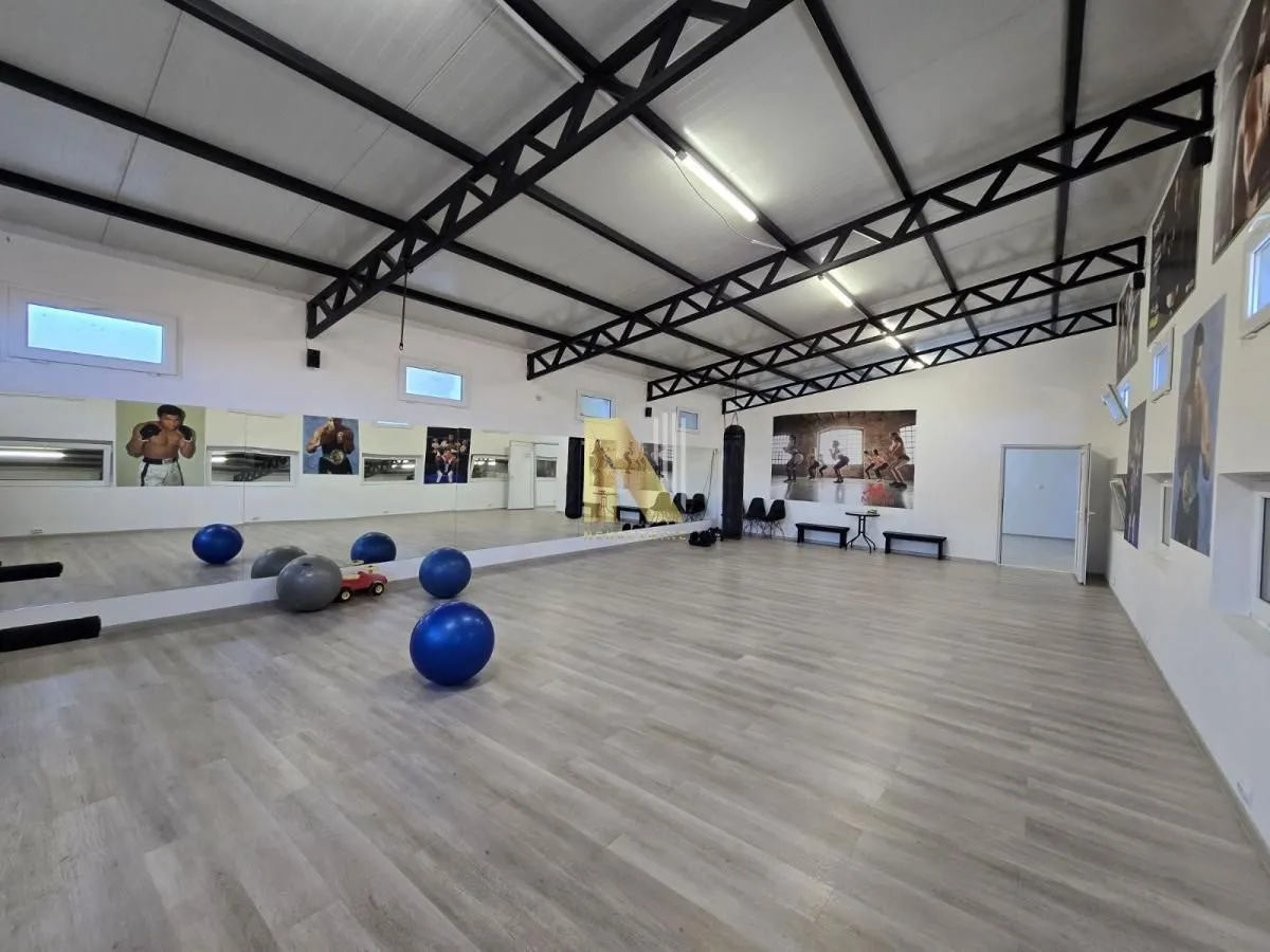 Sale, office space, 100m², Novi Sad, Srbija