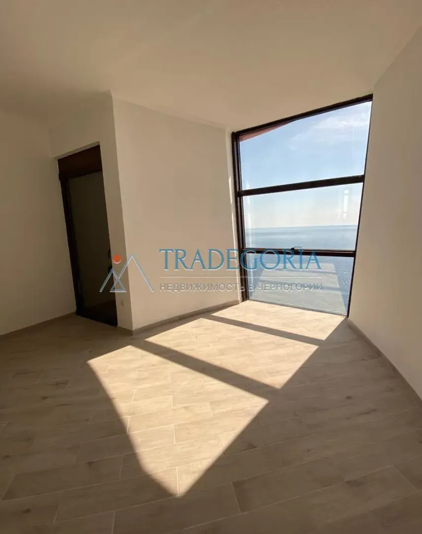 Prodaja, trosoban stan, 227m², Dobra Voda, Bar