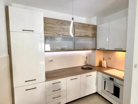Izdavanje, jednosoban stan, 47m², City Kvart, Podgorica - image 3
