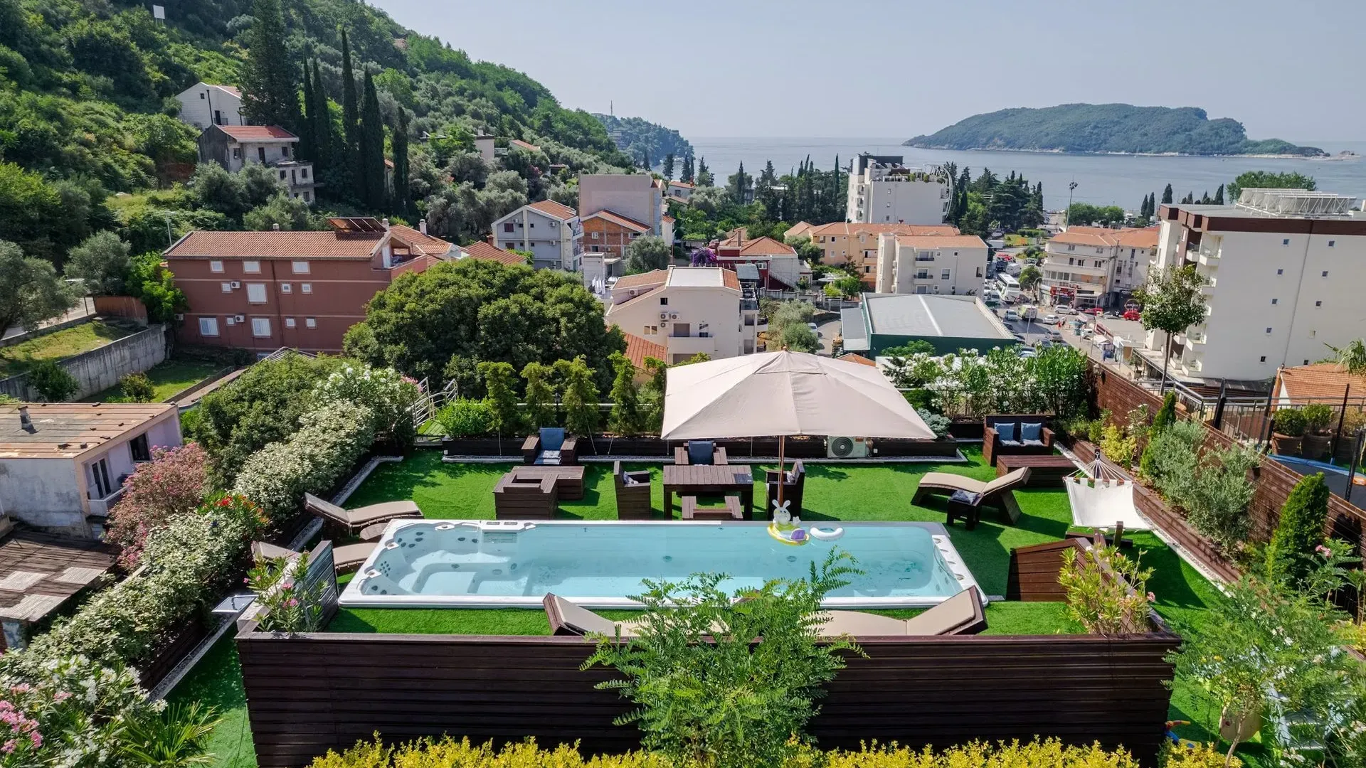 Sale, three bedroom apartment, 400m², Budva, Crna Gora