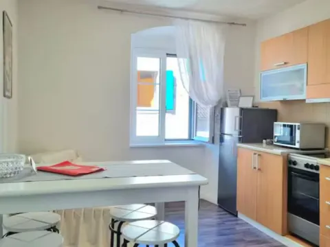 Prodaja, dvosoban stan, 42m², Stari Grad Kotor, Kotor - image 4