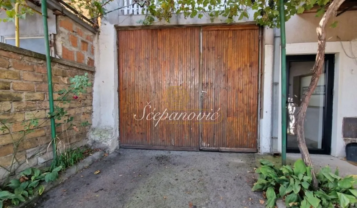 Prodaja, kuća, 396m², Klisa, Novi Sad Sve Podlokacije