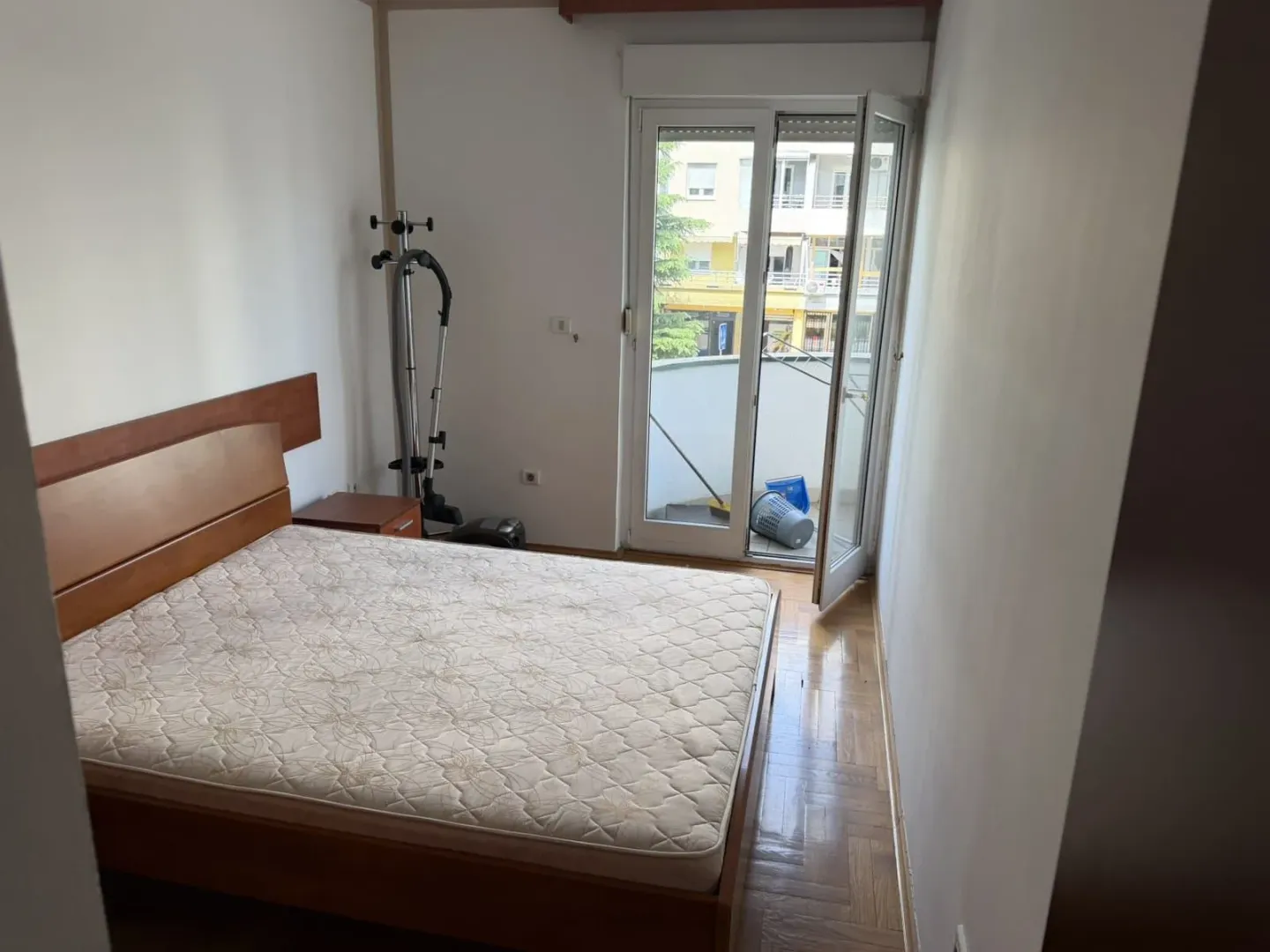 Izdavanje, jednosoban stan, 45m², Stari Aerodrom, Podgorica
