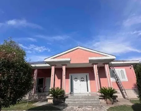 Izdavanje, kuća, 350m², Donja Gorica, Podgorica