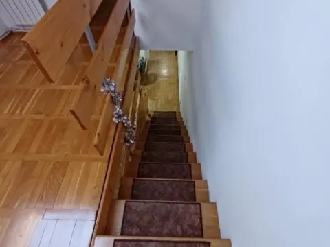 Prodaja, kuća, 108m², Uciteljsko Naselje, Zvezdara Sve Podlokacije - image 6