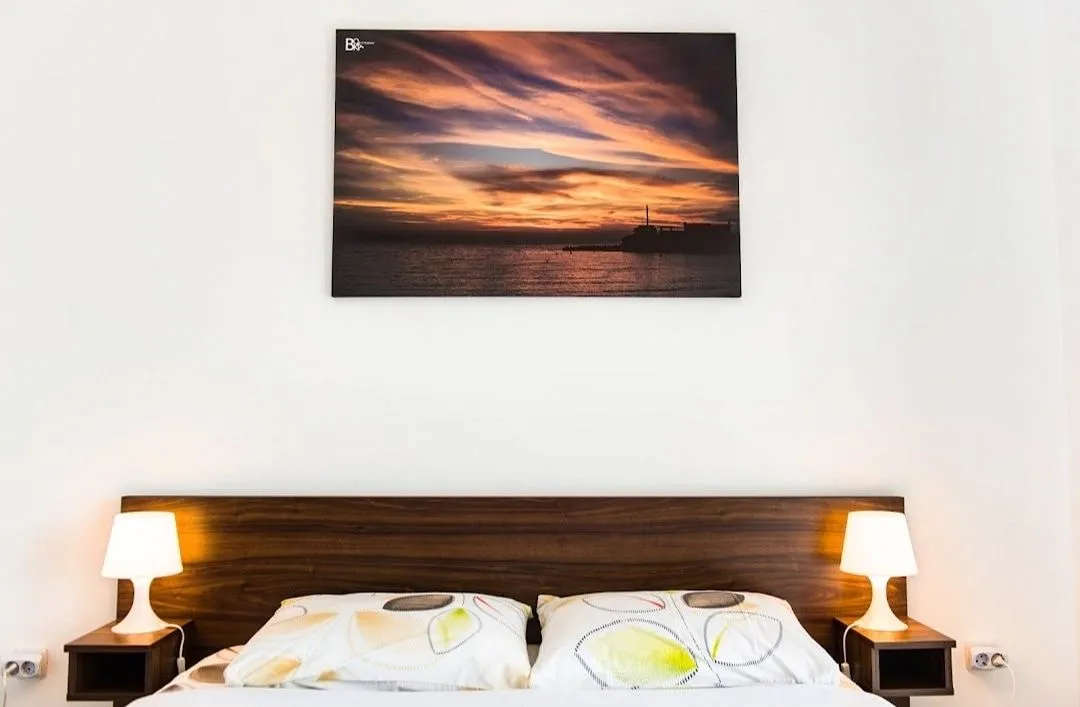 Izdavanje, jednosoban stan, 45m², Kalimanj, Tivat