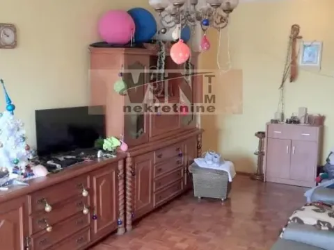 Sale, three bedroom apartment, 72m², Vračar Sve Podlokacije, Beograd - image 2